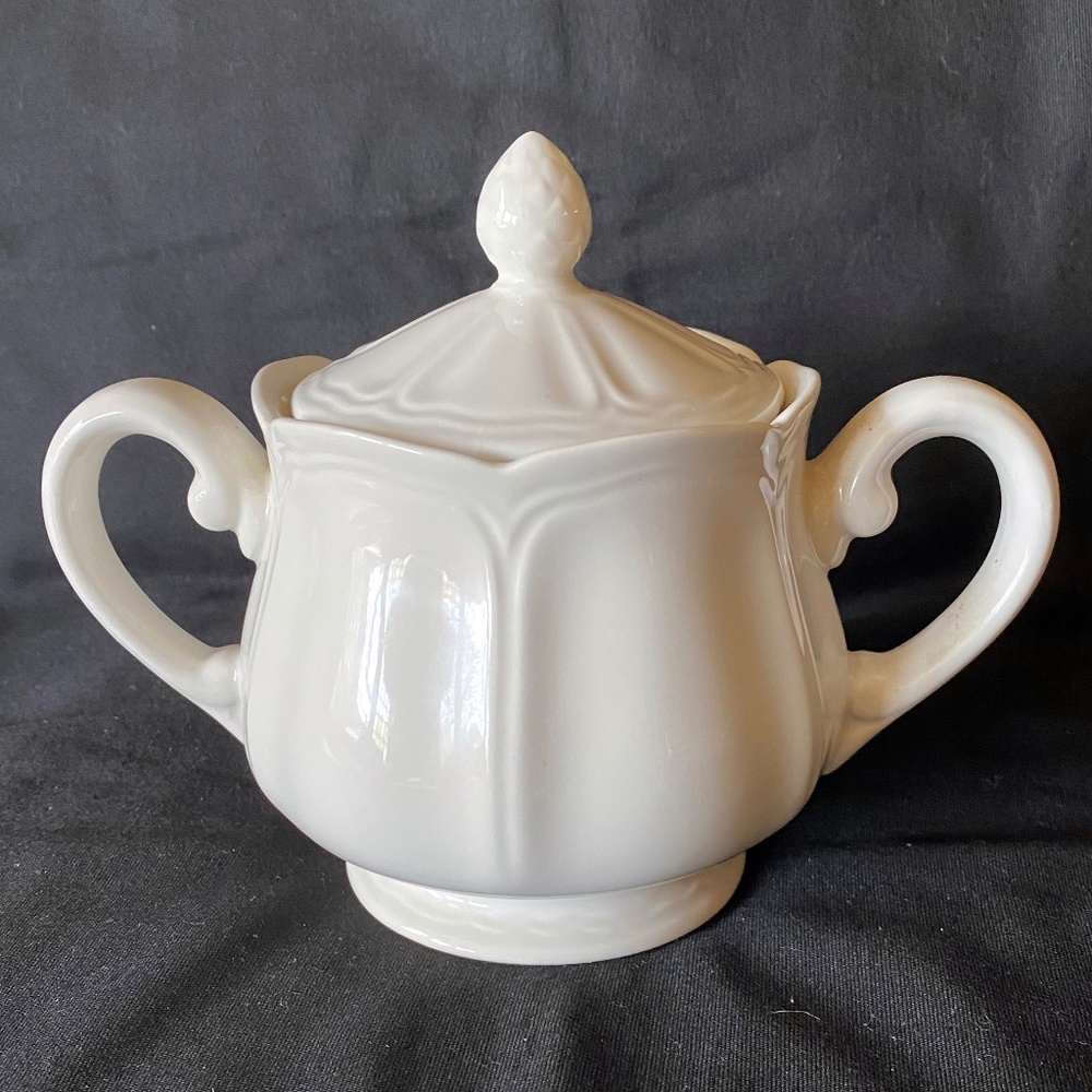 Federalist Ironstone Sugar Bowl & Lid